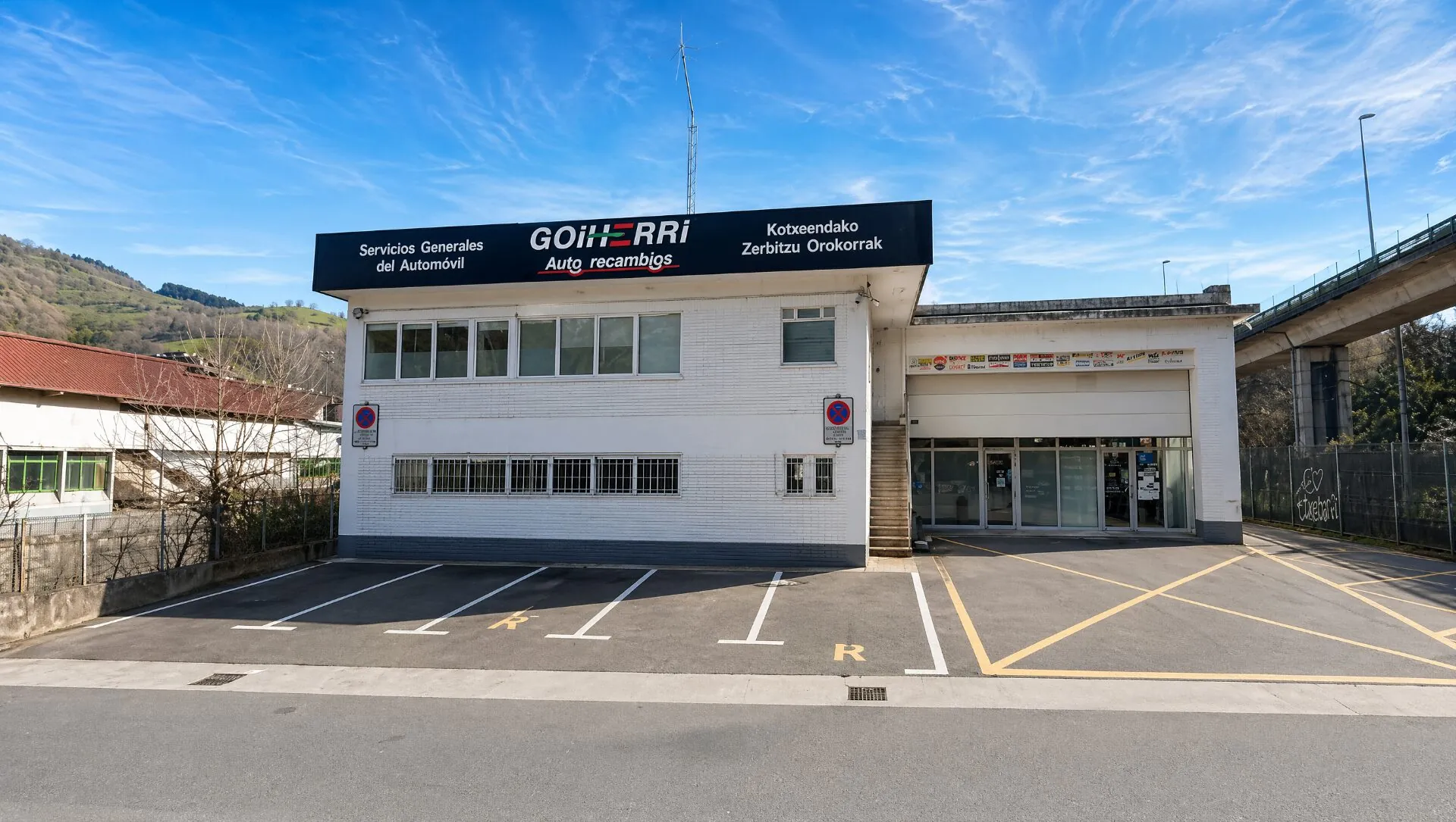 Fachada de las instalaciones de Autorrecambios Goyerri en Antzizar (Beasain)